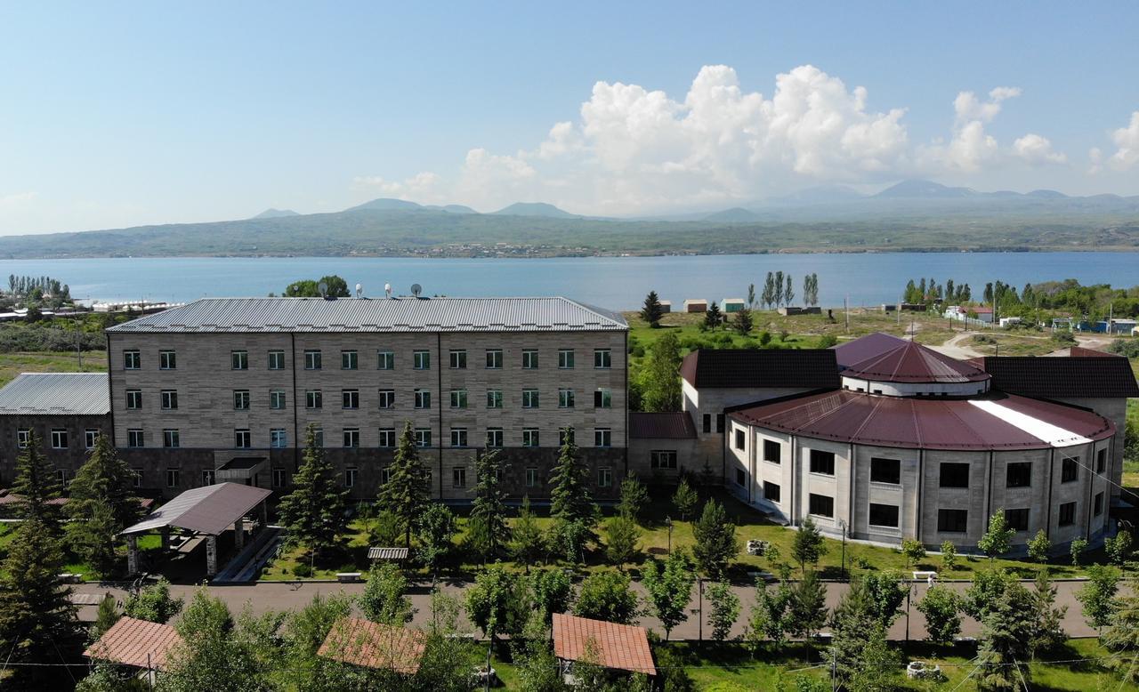 Maria Resort Sevan Exteriör bild